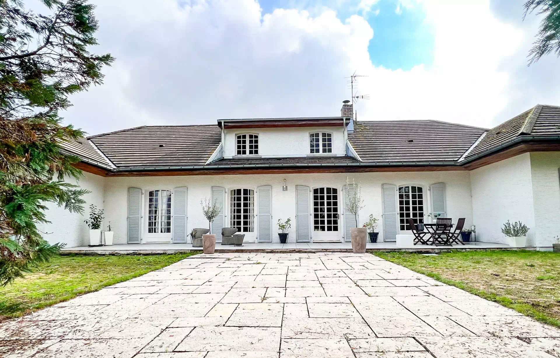 Maison proche de Montbéliard - Arrière-Cour, agence immobilière spécialisée à Montbéliard