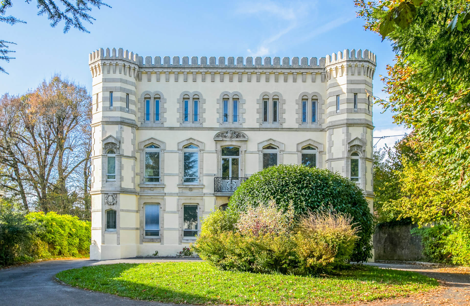 Château à la ville à vendre DOLE - Agence immobilière Arrière-Cour - Spécialiste en immobilier de prestige et de caractère dans le Jura