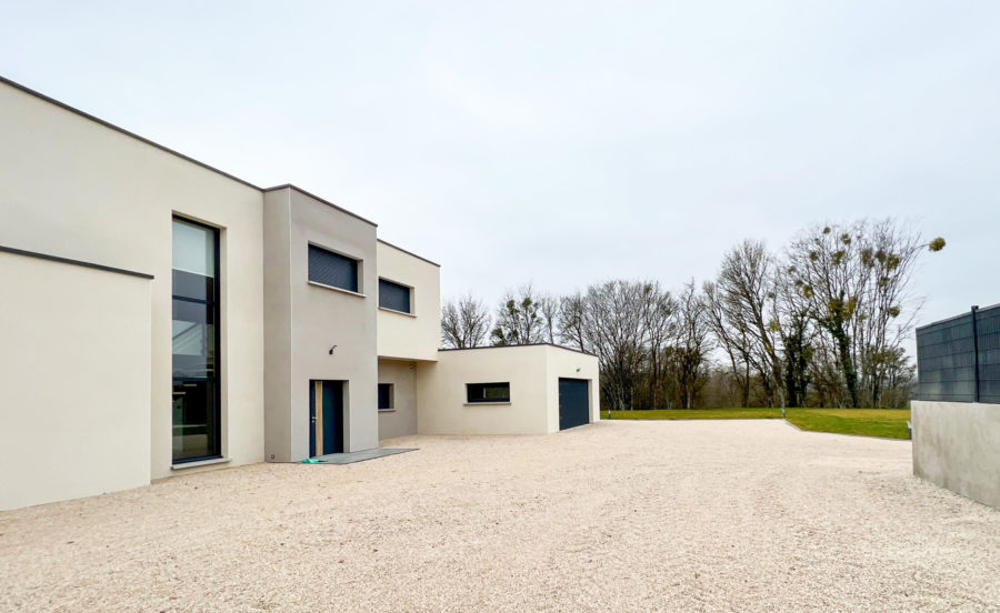 Villa d'architecte à vendre à VALLEROIS-LORIOZ - Agence immobilière Arrière-Cour - Spécialiste en immobilier de prestige et de caractère en Haute-Saône