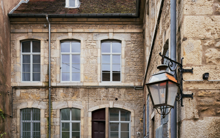 Appartement de caractère au centre de Besançon - Arrière-Cour agence immobilière de prestige et de caractère à Besançon