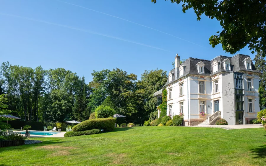 Verdure de la Maison de maître à Rougemont-le-Château - Arrière-Cour, agence immobilière spécialisée dans le territoire de Belfort