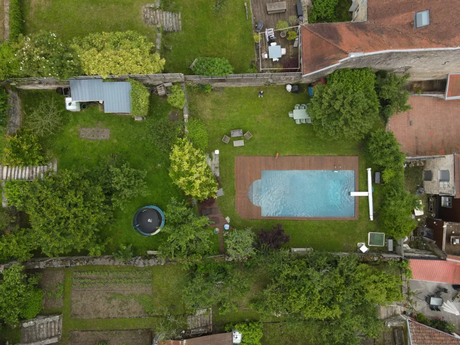 Vue drone de la Maison de ville située à Vesoul - Arrière-Cour, agence immobilière spécialisée à Vesoul