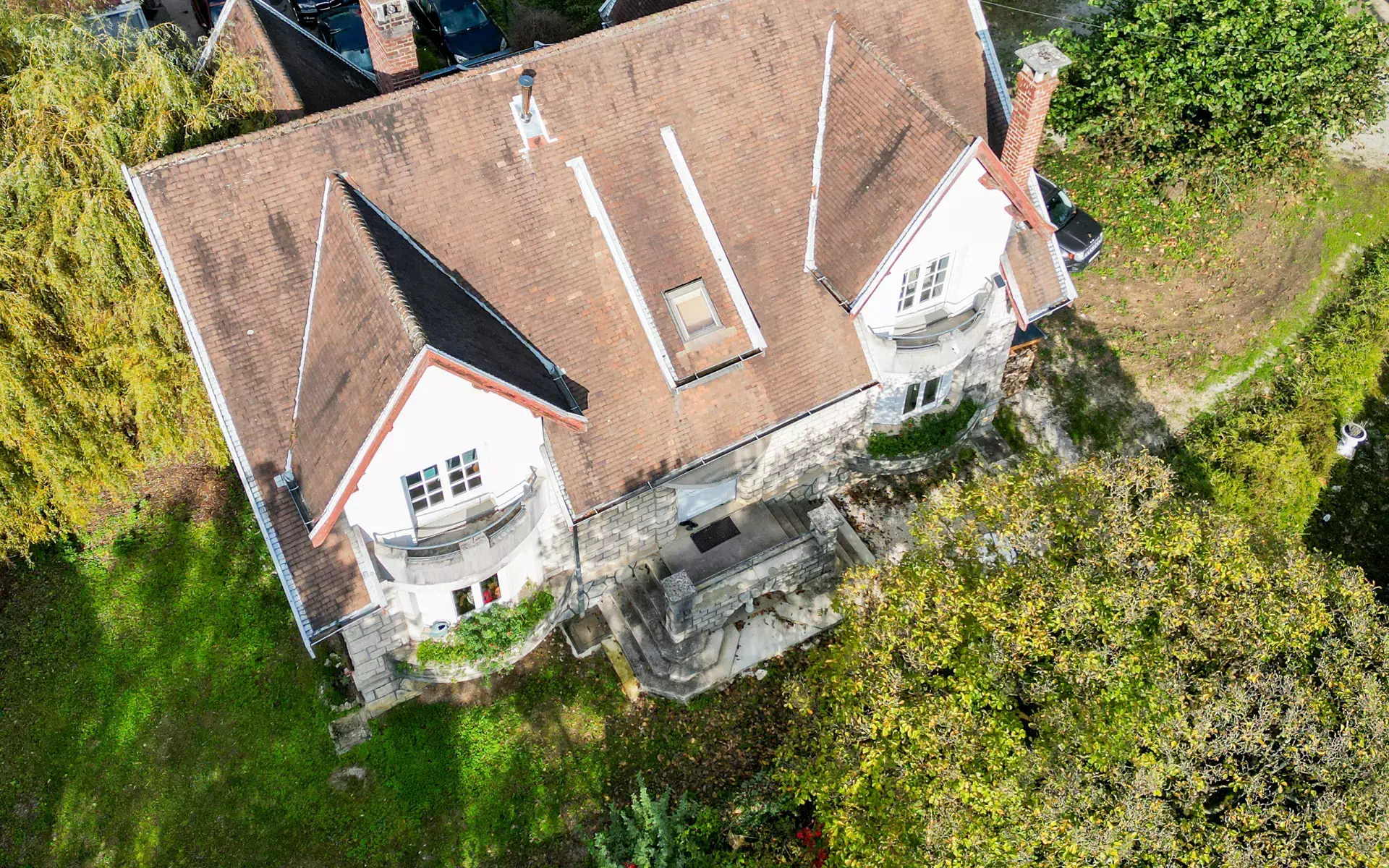 Vue drone de la Maison de maître à Besançon à vendre - Arrière-Cour, agence immobilière spécialisée en Bourgogne Franche-Comté