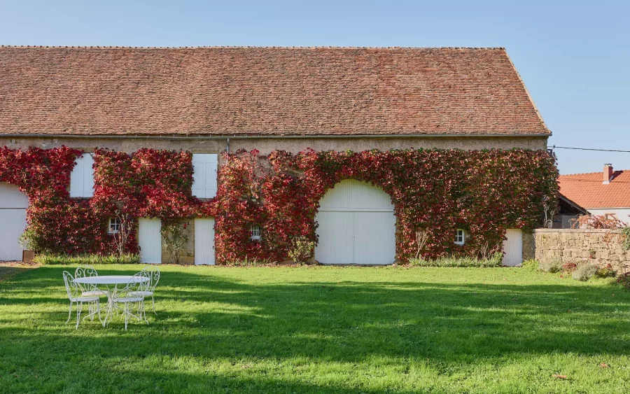 Dépendance du Château proche de Corbigny à vendre - Arrière-Cour, agence immobilière spécialisée en Bourgogne Franche-Comté