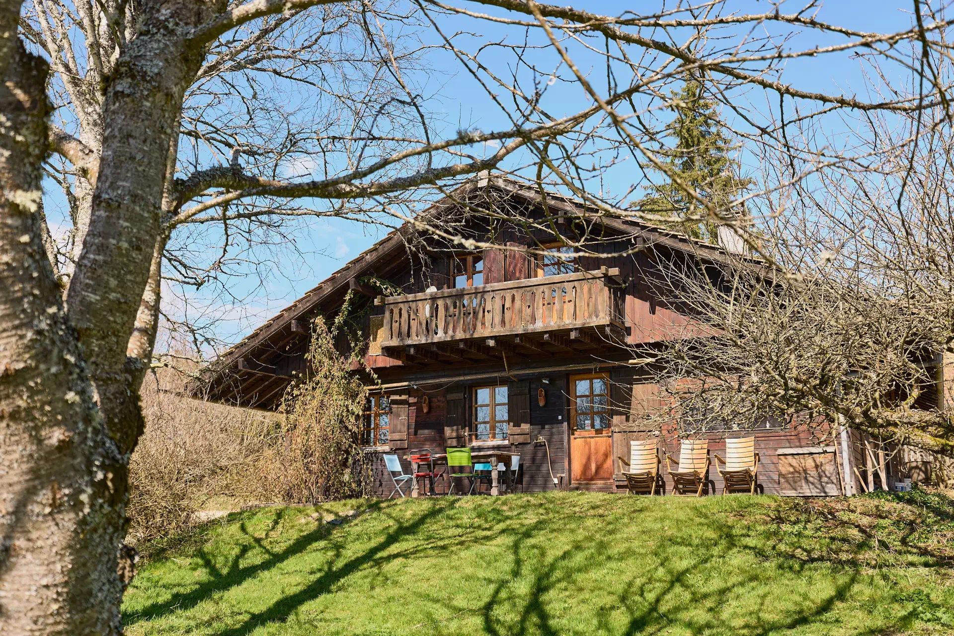 Chalet en bois proche du lac Saint-Point à vendre - Arrière-Cour, agence immobilière spécialisée dans le Haut-Doubs