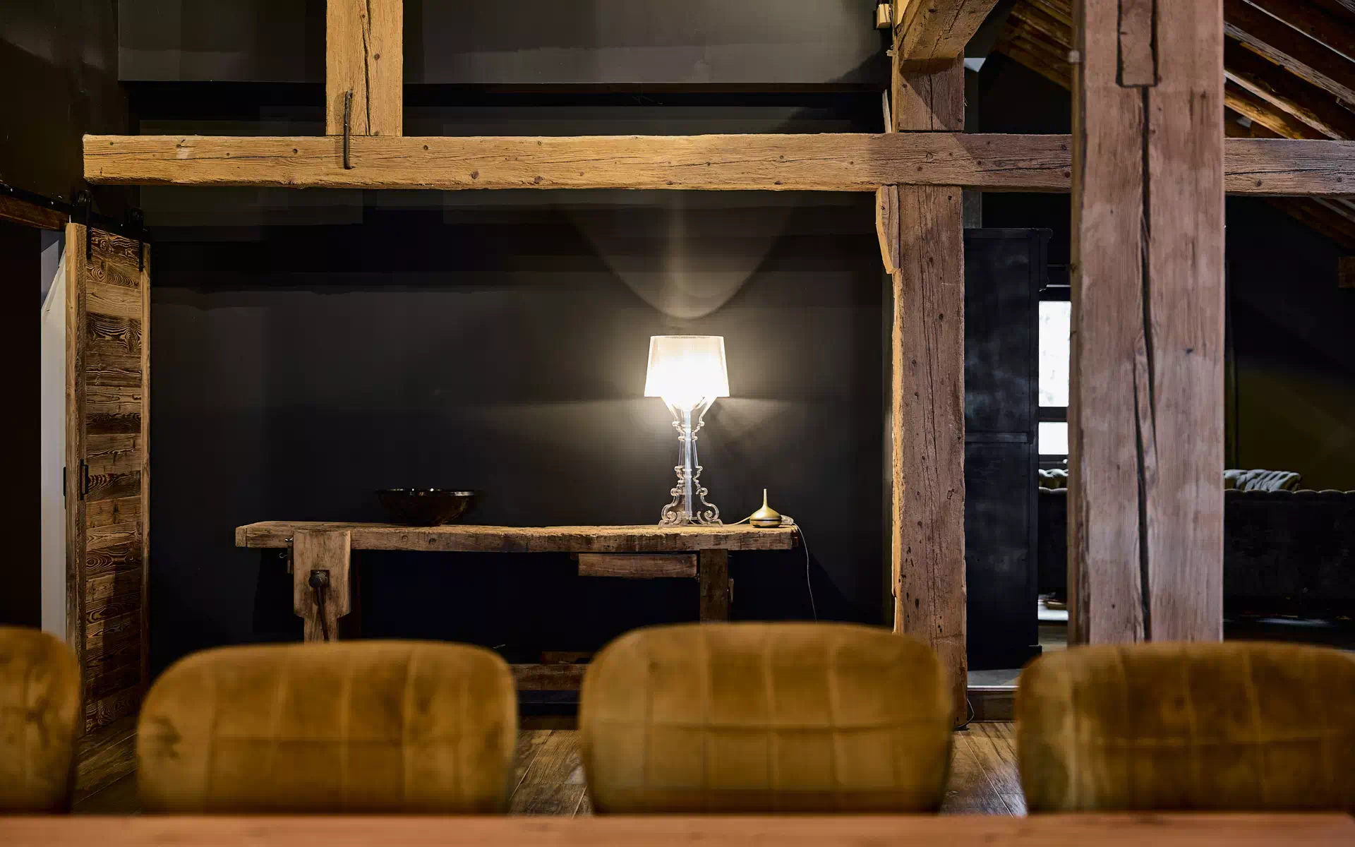 Décoration de la ferme rénovée proche de Morteau - Arrière-Cour, agence immobilière spécialisée dans le Doubs