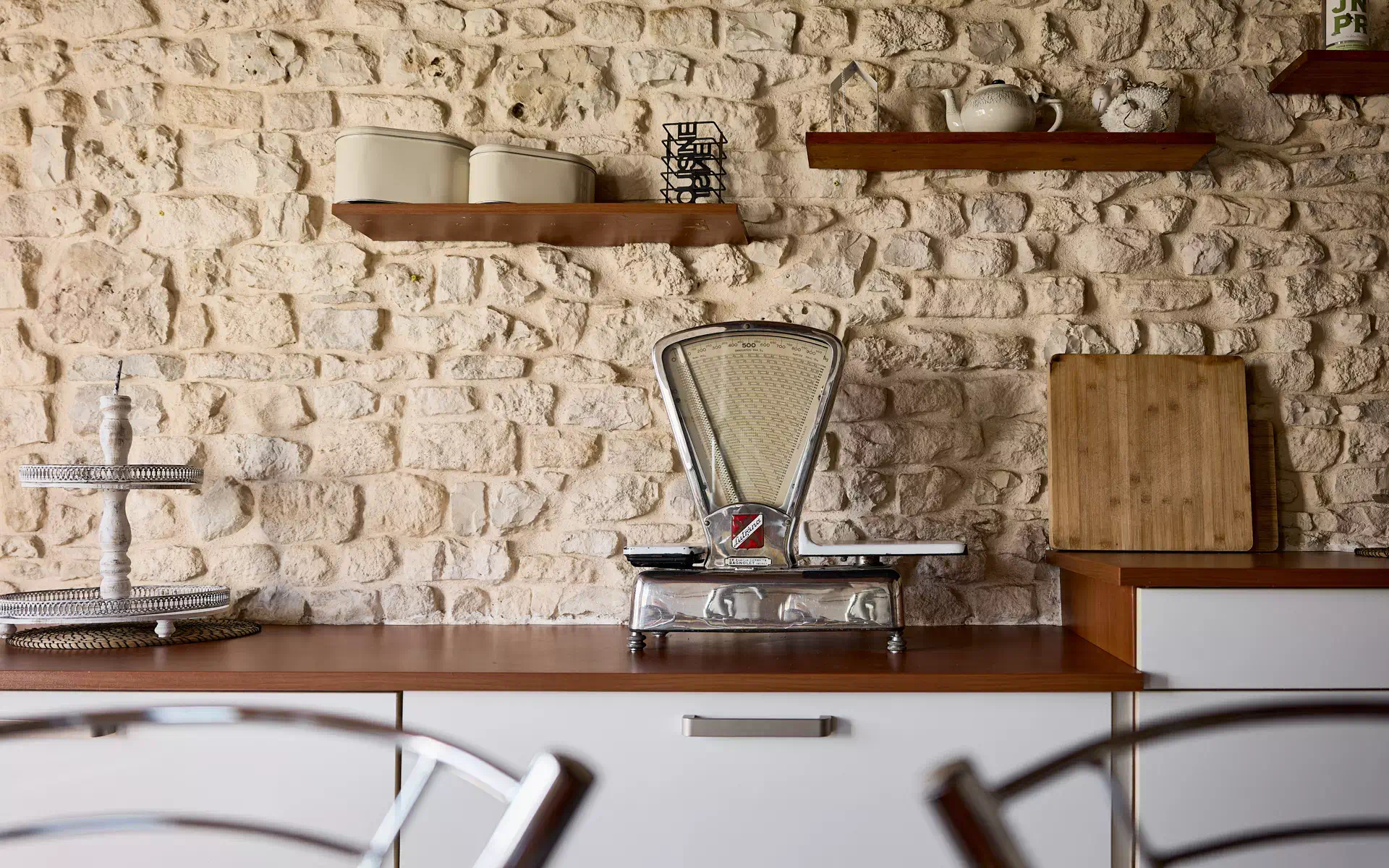 Décoration intérieure de la maison de charme à Recologne-lès-Ray à vendre - Arrière-Cour, agence immobilière spécialisée à Besançon