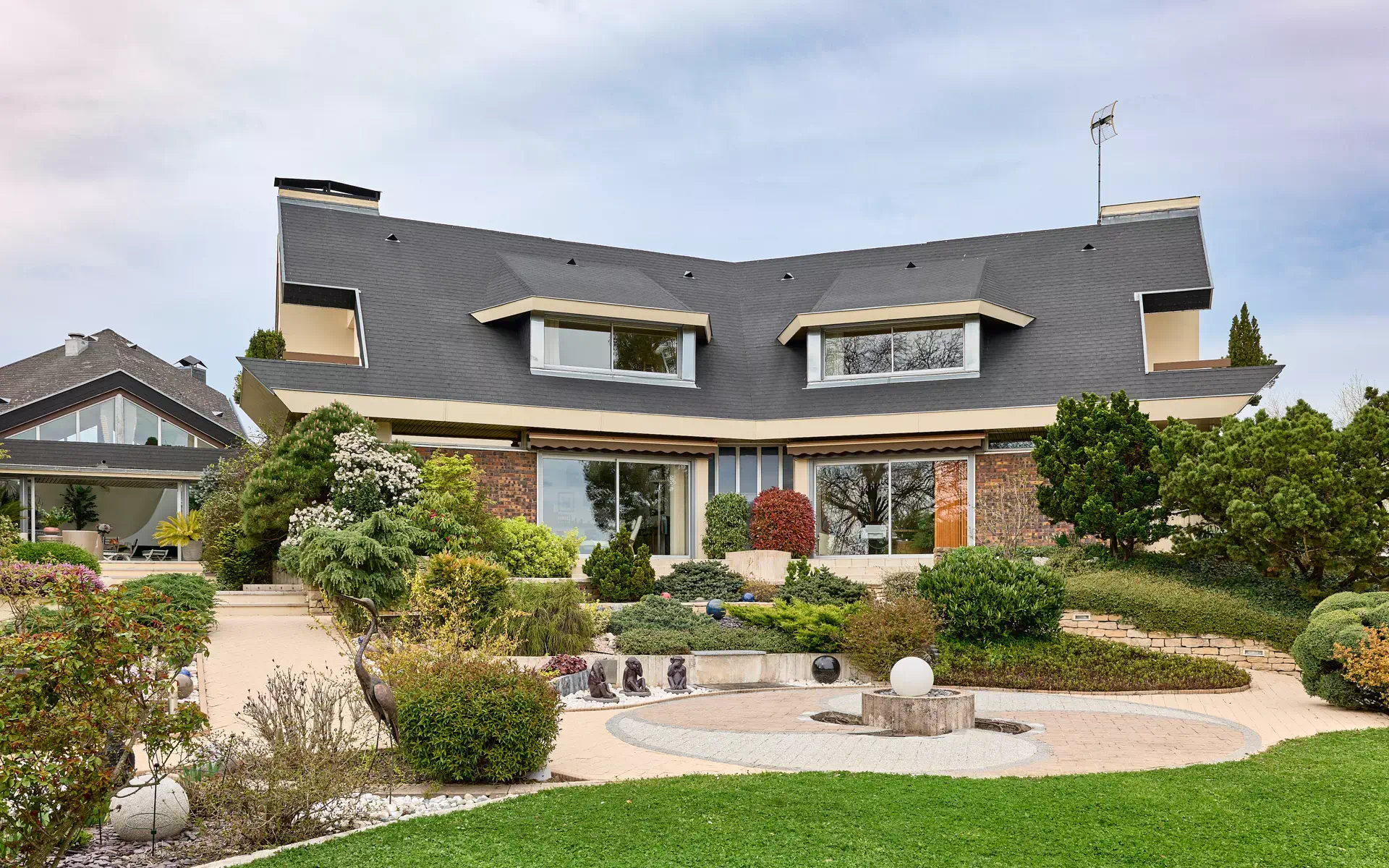 Demeure d'exception à Brevans à vendre - Arrière-Cour, agence immobilière spécialisée à Dole