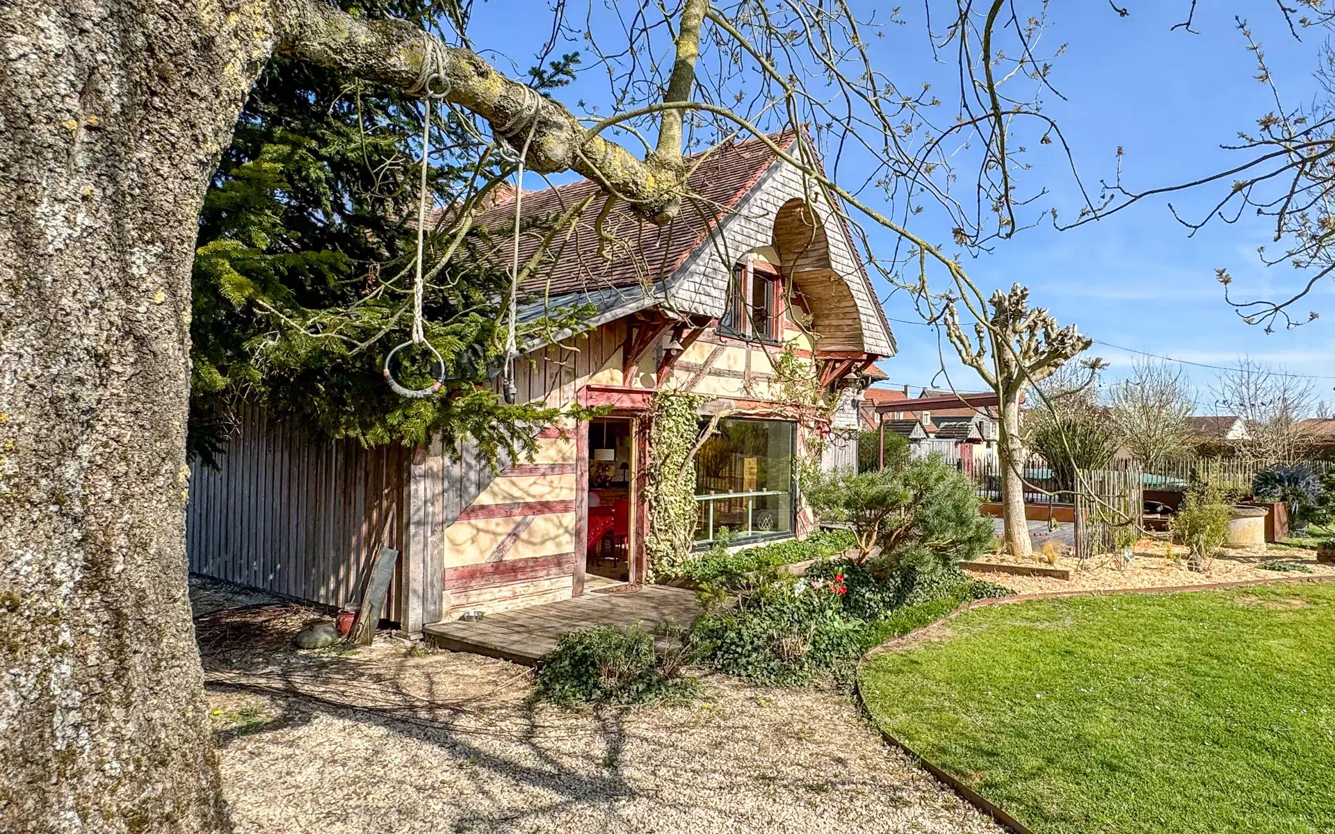 Façade de la Maison de charme à Lusigny-sur-Barse à vendre - Arrière-Cour, agence immobilière spécialisée dans l'Aube