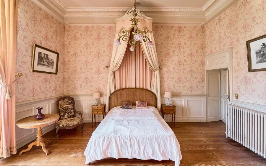 Chambre - le château de Filain à vendre - Arrière-Cour, agence immobilière spécialisée dans en Haute-Saône