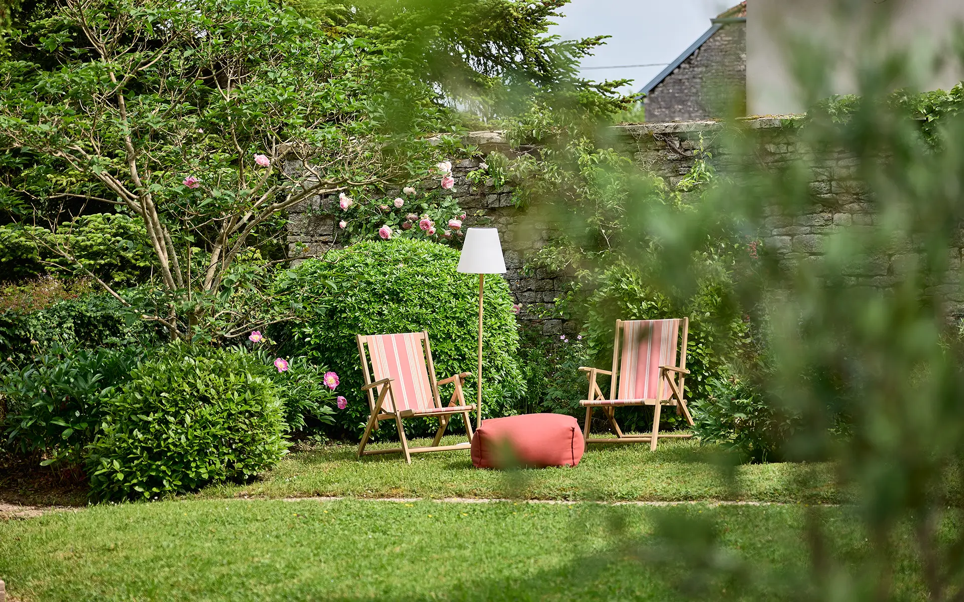 Jardin de la demeure de prestige à Dampierre-sur-Salon à vendre - Arrière-Cour, agence immobilière spécialisée en Haute-Saône