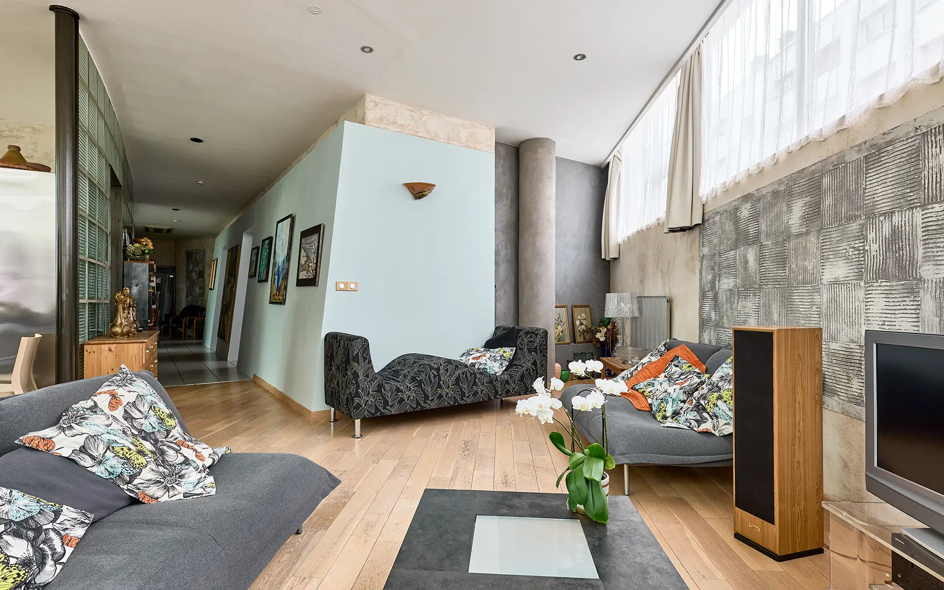 Salon dans l'appartement à Besançon à vendre - Arrière-Cour, agence immobilière spécialisée dans le Doubs