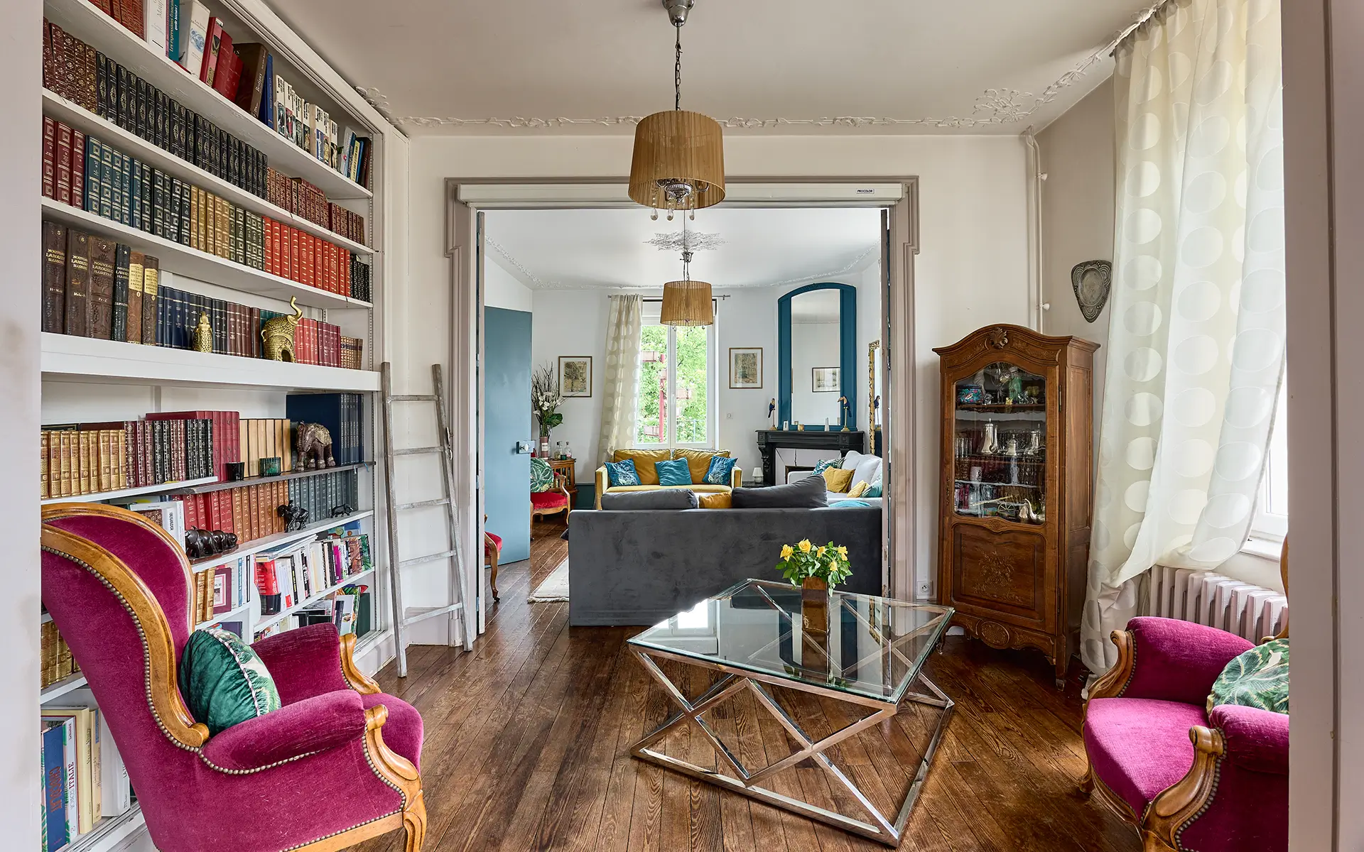 Pièce à vivre de la maison de maître à Fougerolles à vendre - Arrière-Cour, agence immobilière spécialisée en Haute-Saône