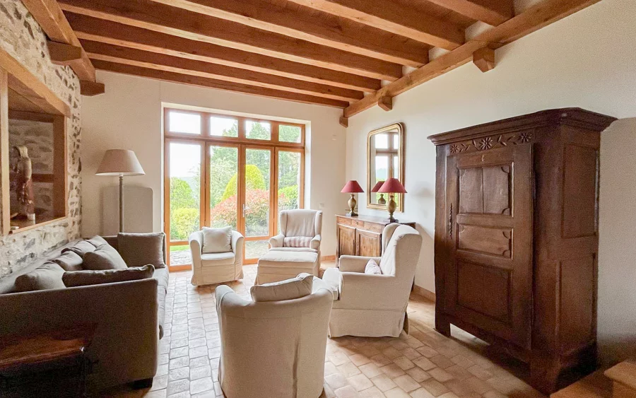 Salon des maisons de campagne au coeur du Morvan à vendre - Arrière-Cour, agence immobilière spécialisée dans la Nièvre