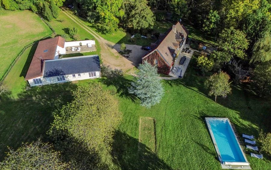 Façade du moulin proche de Sancerre à vendre - Arrière-Cour, agence immobilière spécialisée dans le Cher