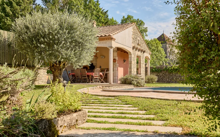 Poolhouse de la ferme rénovée proche de Port-sur-Saône à vendre - Arrière-Cour, agence immobilière spécialisée en Haute-Saône