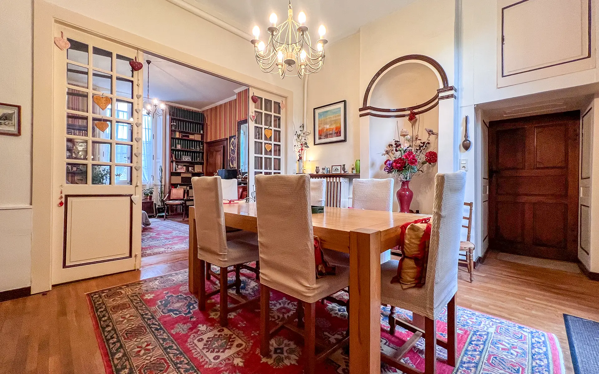 Séjour de la maison de maître à Baume-les-Dames à vendre - Arrière-Cour, agence immobilière spécialisée dans le Doubs