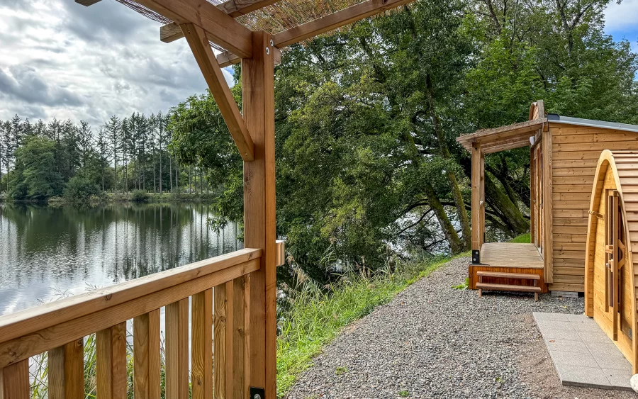 Les chalets de l'étang avec maison et gîtes proche de Lure à vendre - Arrière-Cour, agence immobilière spécialisée à Besançon