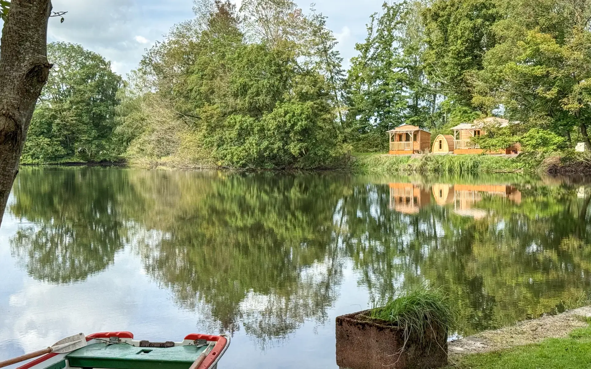 Pêche sur l'étang avec maison et gîtes proche de Lure à vendre - Arrière-Cour, agence immobilière spécialisée à Besançon