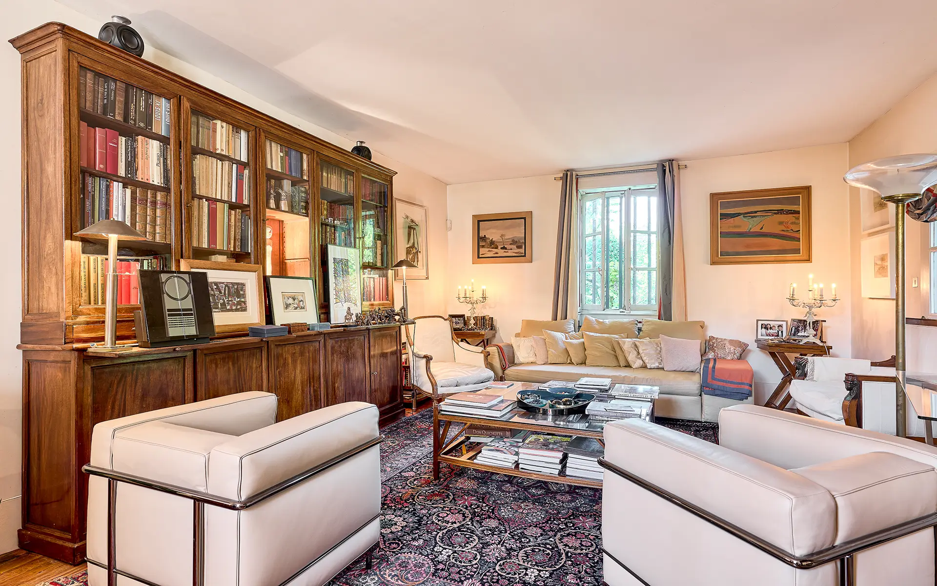 Salon de la maison de maître à Besançon à vendre - Arrière-Cour, agence immobilière spécialisée à Besançon