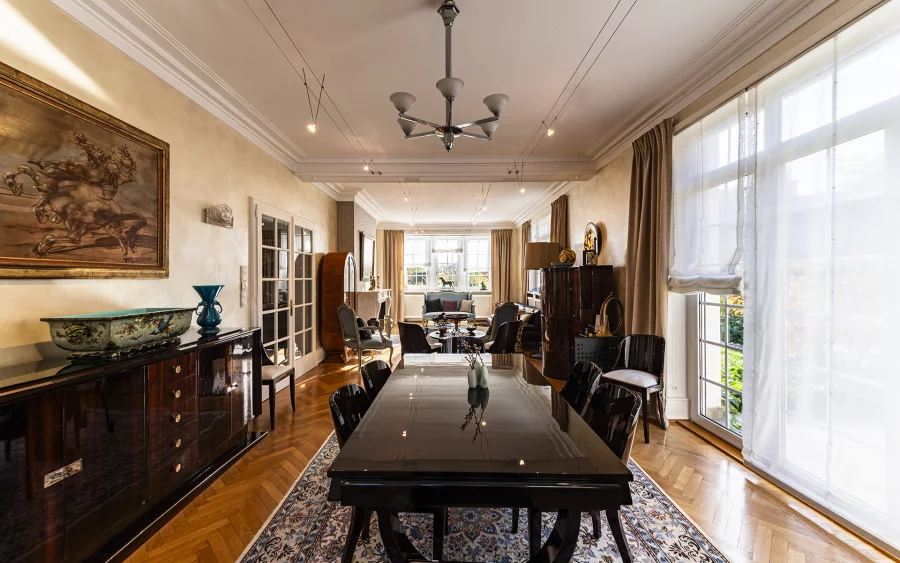 Pièce à vivre de la maison de maître à Ruelisheim à vendre - Arrière-Cour, agence immobilière spécialisée dans le Haut-Rhin