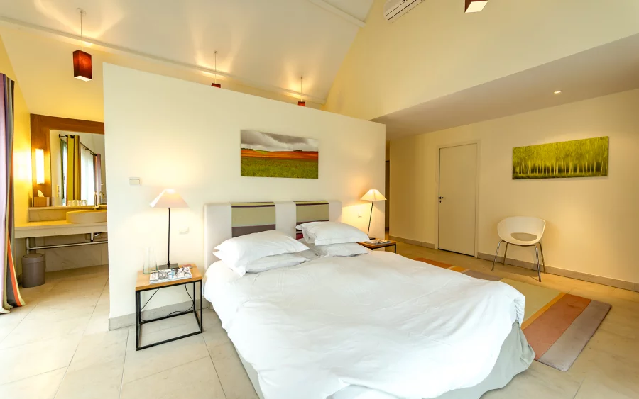 Chambre de la maison ancienne en Bourgogne - à vendre - Arrière-Cour, agence immobilière spécialisée en Bourgogne