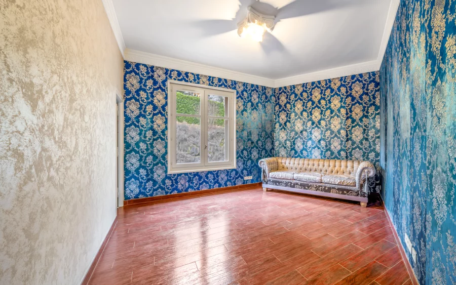 Chambre de la villa de caractère avec parc paysager à Gex à vendre - Arrière-Cour, agence immobilière spécialisée dans le Pays de Gex