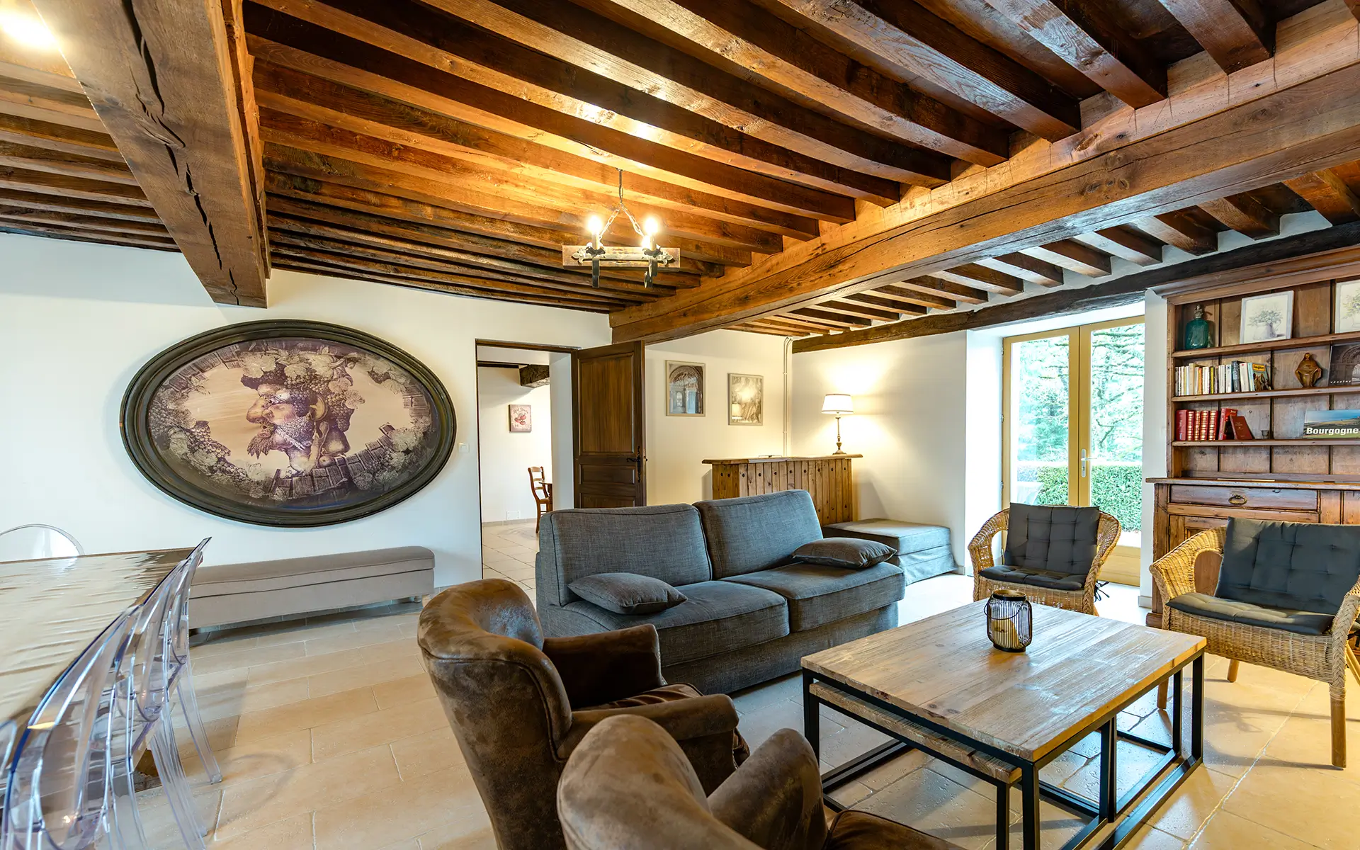 Pièce à vivre de la résidence secondaire à Saint-Martin-du-Puy à vendre - Arrière-Cour, agence immobilière spécialisée dans la Nièvre