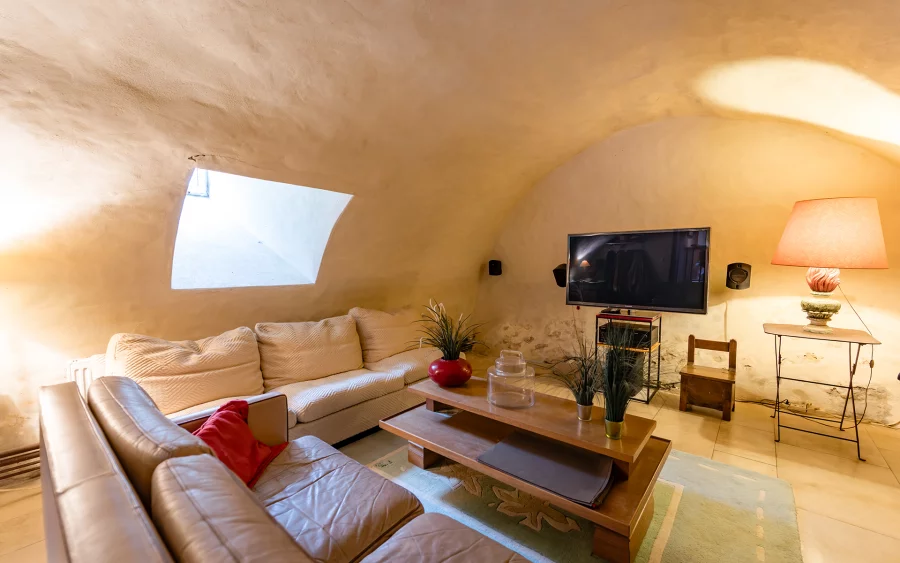 Salon de la maison ancienne en Bourgogne - à vendre - Arrière-Cour, agence immobilière spécialisée en Bourgogne