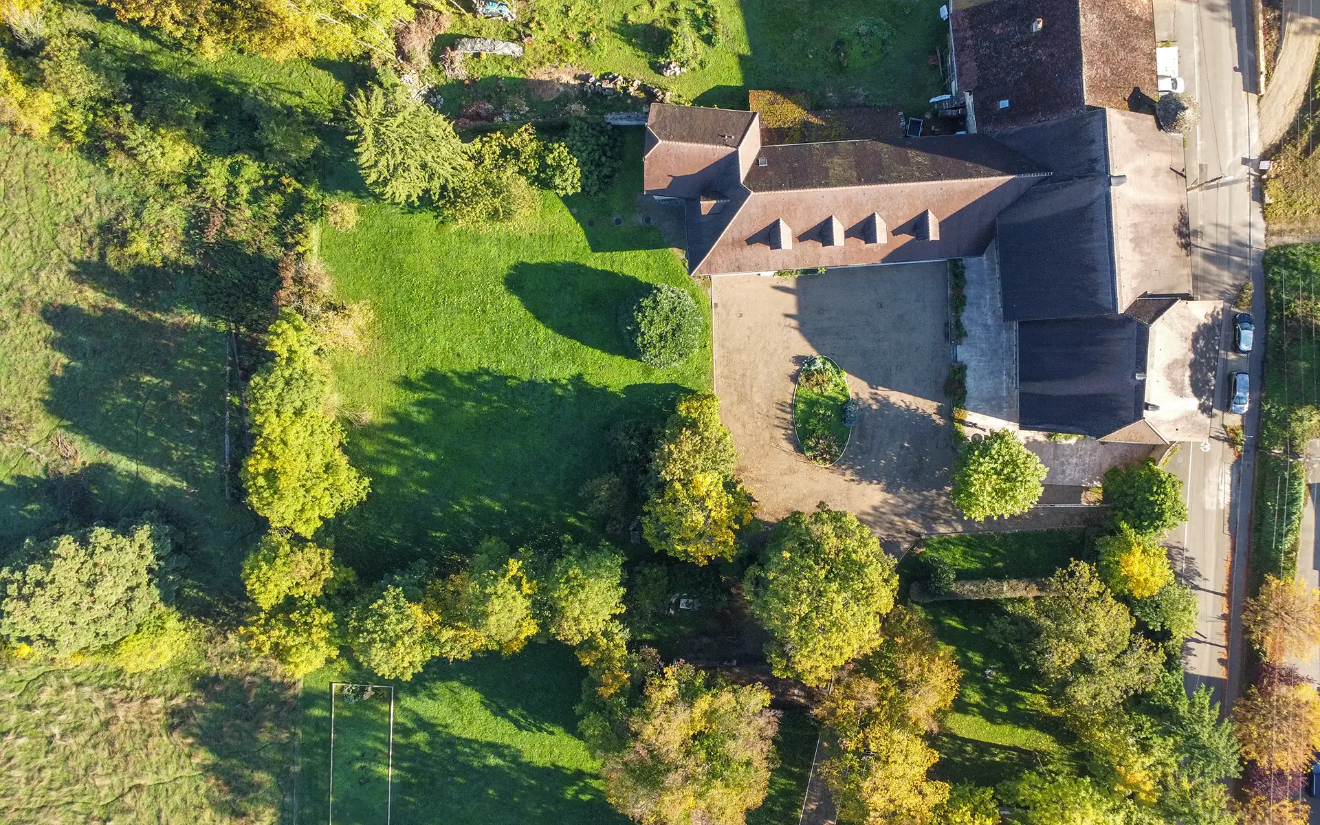 Maison vigneronne avec parc clos proche de la Château-Chalon à vendre - Arrière-Cour, agence immobilière spécialisée dans le Jura