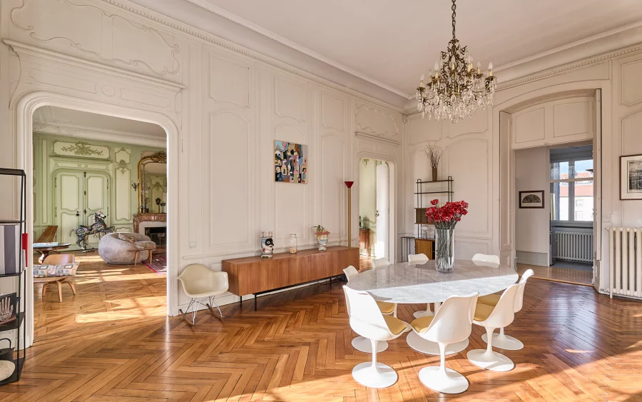 Salle à manger de l'appartement haussmannien à Besançon à vendre - Arrière-Cour, agence immobilière spécialisée dans le Doubs
