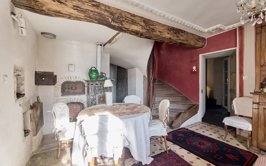 Salle à manger de la maison de caractère à Bussurel, proche de Montbéliard à vendre - Arrière-Cour, agence immobilière spécialisée en Haute-Saône