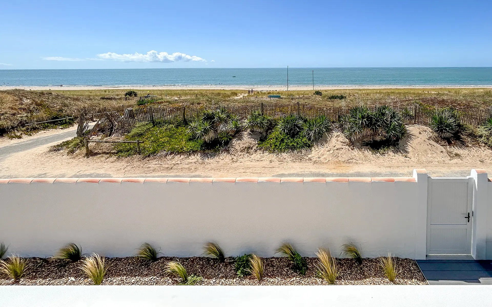Paysage de la villa en front de mer à Noirmoutier à vendre - Arrière-Cour, agence immobilière spécialisée en Vendée