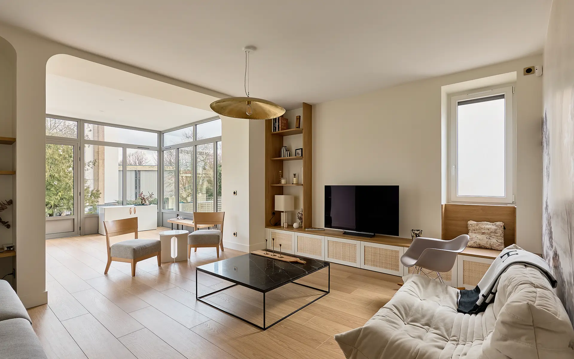 Séjour de la maison de ville aux Chaprais à Besançon à vendre - Arrière-Cour, agence immobilière spécialisée dans le Doubs