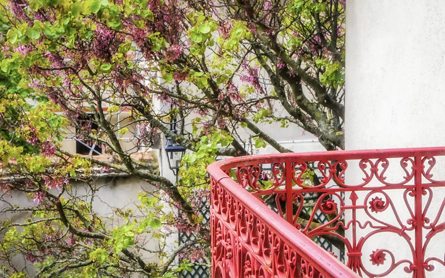 Balcon de l'hôtel particulier dans le centre historique de Dijon à vendre - Arrière-Cour, agence immobilière spécialisée en Côte-d'Or