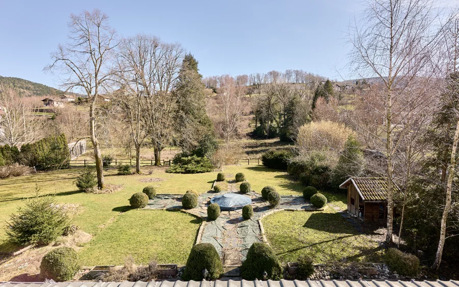 Jardin de la maison de maître à Saint-Maurice-sur-Moselle à vendre - Arrière-Cour, agence immobilière spécialisée en Haute-Saône