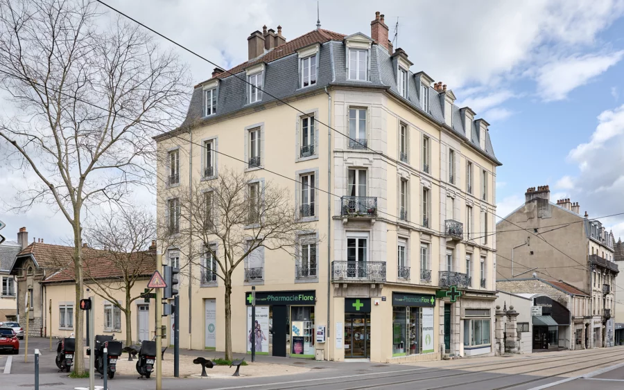 Appartement de caractère aux Chaprais à vendre - Arrière-Cour, agence immobilière spécialisée dans le Doubs