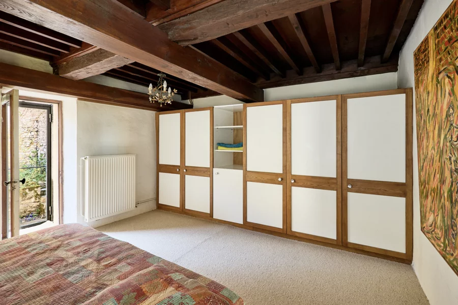 Chambre de la maison Badovici Gray, à Vézelay à vendre - Arrière-Cour, agence immobilière spécialisée dans la Yonne