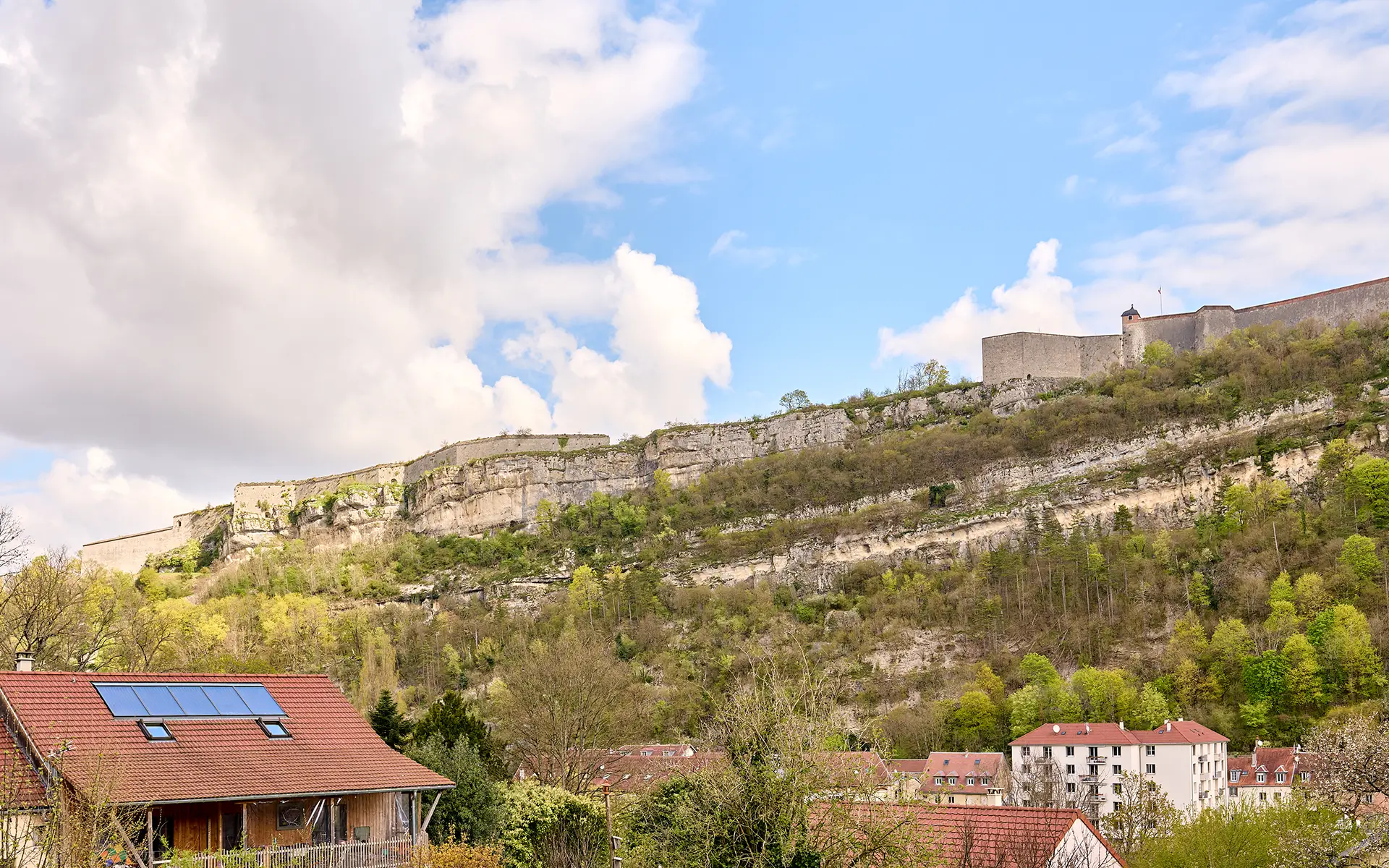 Citadelle de Besançon de la maison contemporaine en bois à Besançon à vendre - Arrière-Cour, agence immobilière spécialisée dans le Doubs