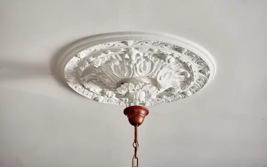 Détail de la maison de maître aux portes de Besançon à vendre - Arrière-Cour, agence immobilière spécialisée dans le Doubs