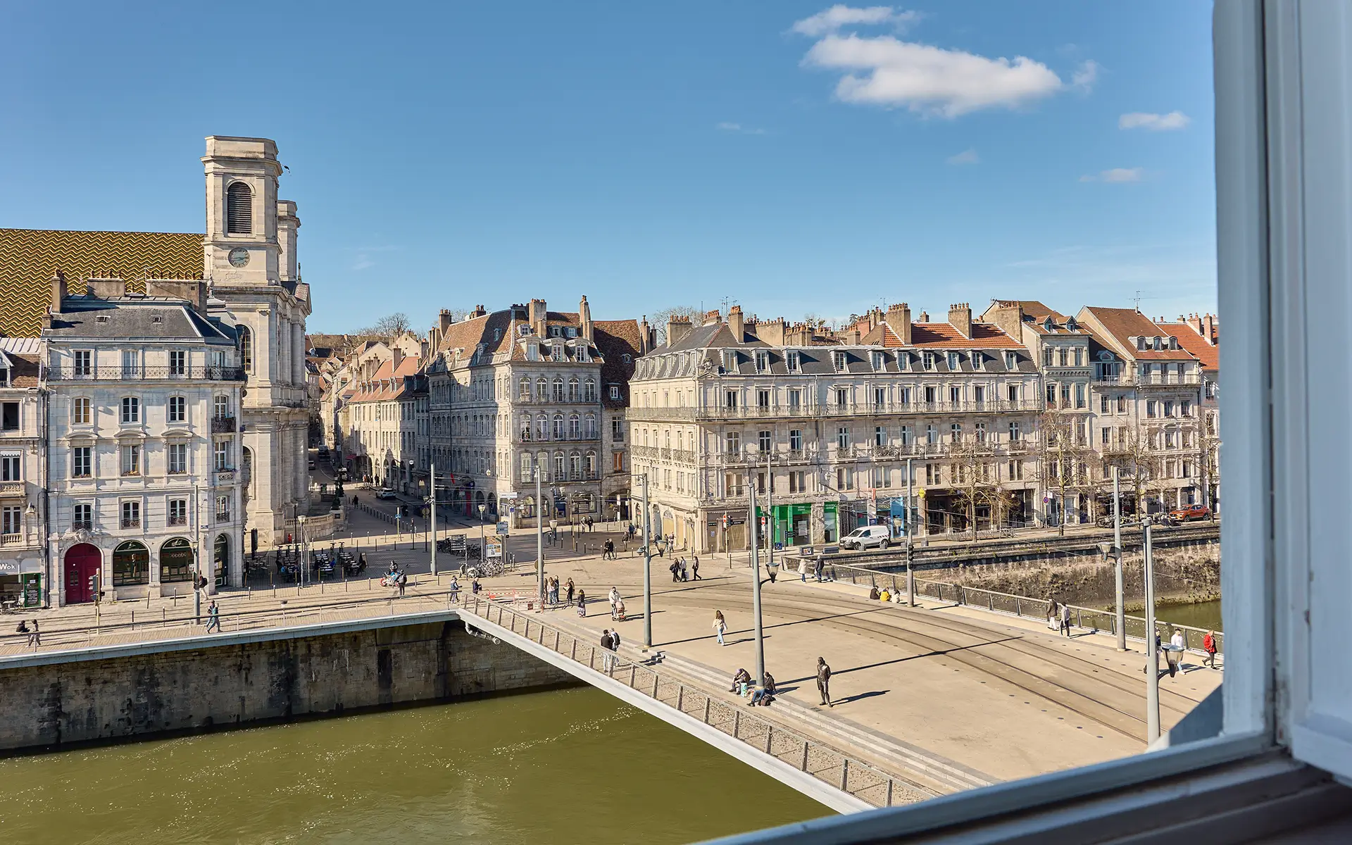 Appartement en duplex sur les toits de Besançon à vendre - Arrière-Cour, agence immobilière spécialisée dans le Doubs