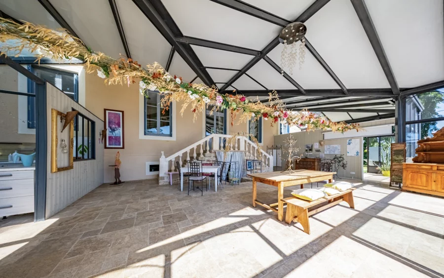 Orangerie - aux portes de Chalon-sur-Saône, l’élégance d’un domaine du XIXᵉ siècle à vendre - Arrière-Cour, agence immobilière spécialisée dans le Haut-Rhin
