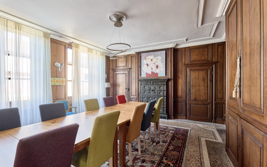 Salle à manger d'une maison de maître en Haute-Marne à vendre - Arrière-Cour, agence immobilière spécialisée en Haute-Marne