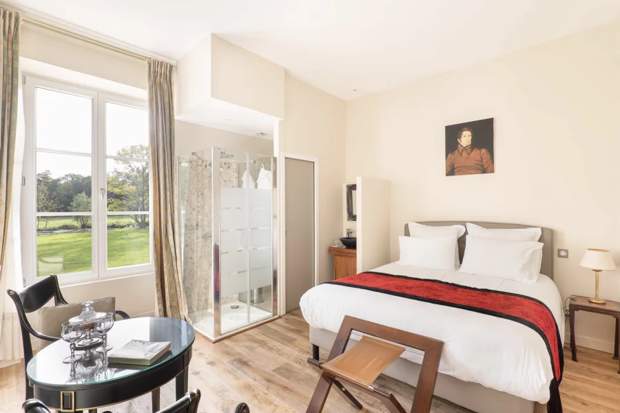Chambre du château de Pymont, entre héritage et hospitalité à vendre - Arrière-Cour, agence immobilière spécialisée en Bourgogne