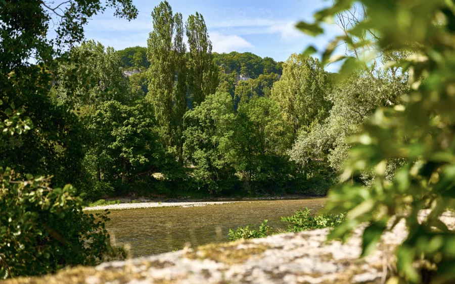 Point d'eau de la maison en pierre à Port-Lesney à vendre - Arrière-Cour, agence immobilière spécialisée dans le Jura