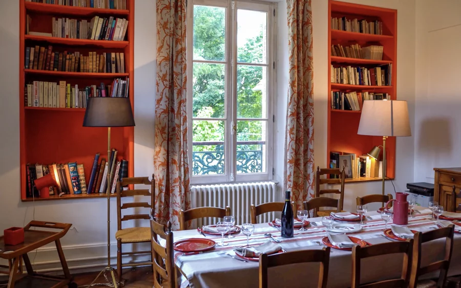 Salle à manger de la maison de maître en Puisaye à vendre - Arrière-Cour, agence immobilière spécialisée en Bourgogne
