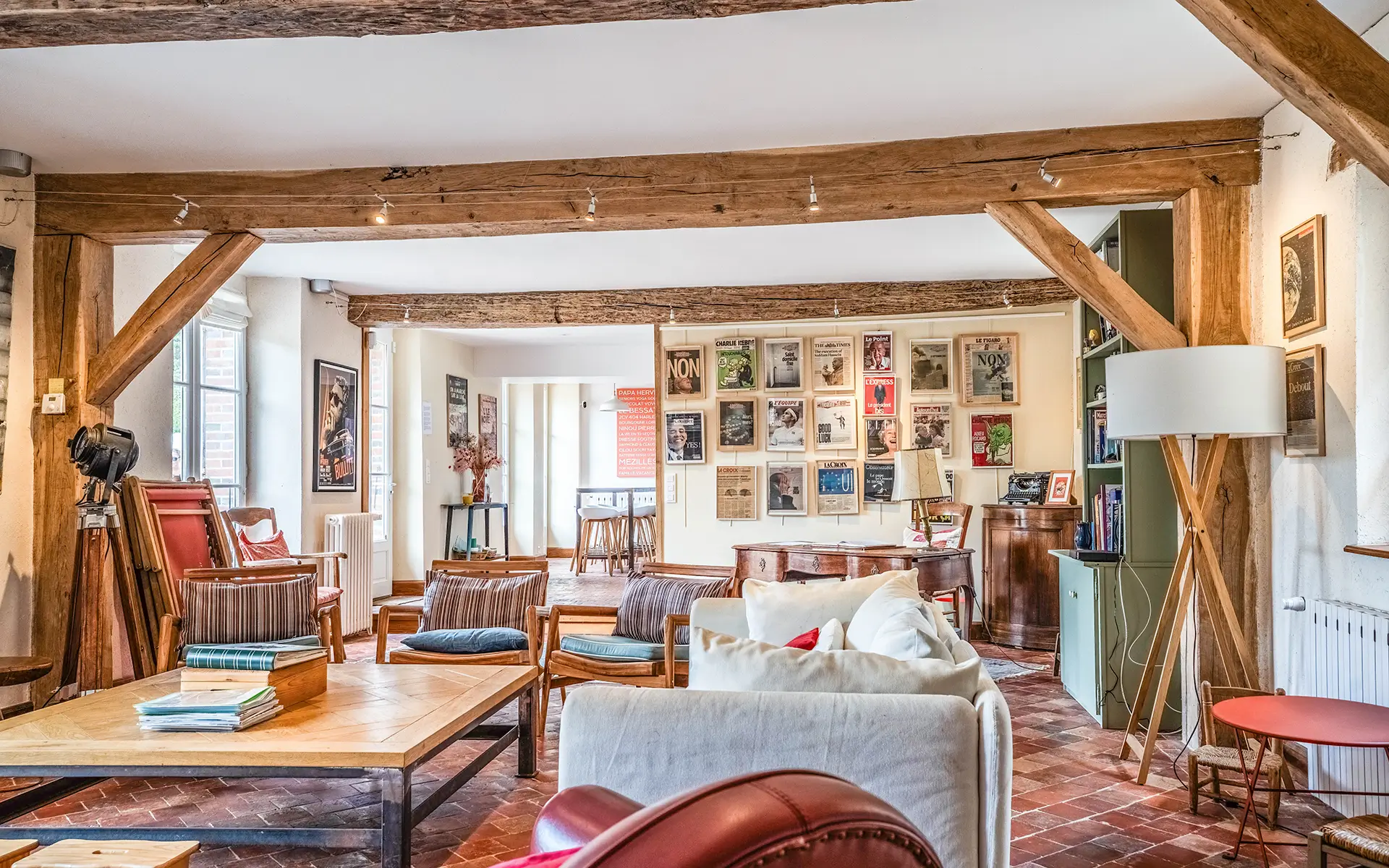 Séjour de la maison de maître en Puisaye à vendre - Arrière-Cour, agence immobilière spécialisée en Bourgogne