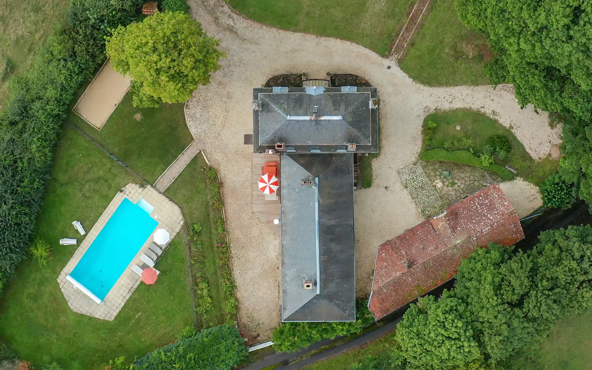 Une maison de maître en Puisaye à vendre - Arrière-Cour, agence immobilière spécialisée en Bourgogne