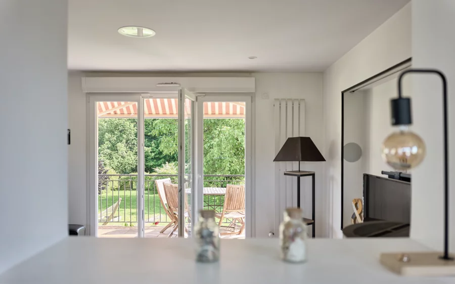 Maison contemporaine aux portes de Besançon à vendre - Arrière-Cour, agence immobilière spécialisée dans le Doubs