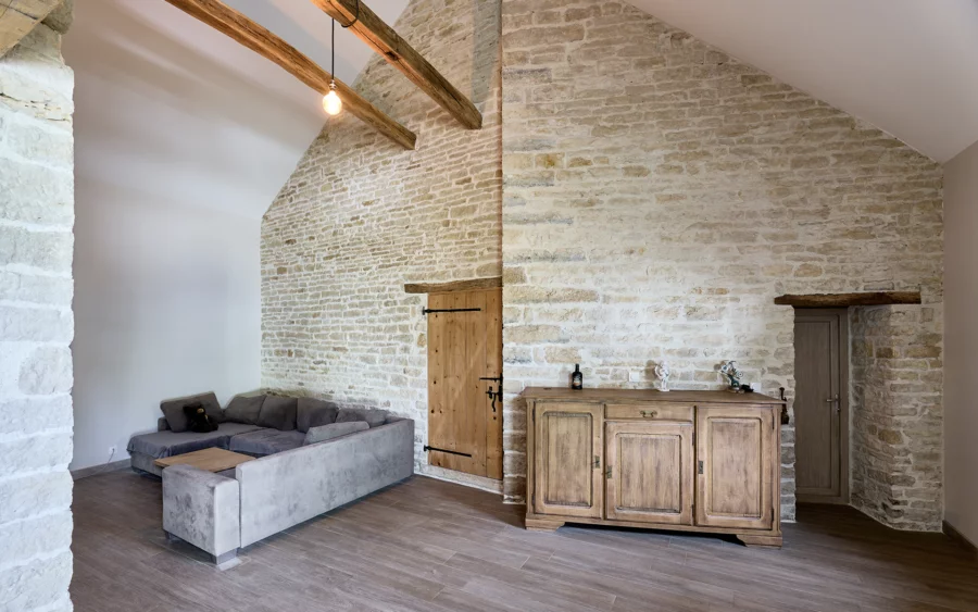 Salon du domaine de caractère en Haute-Saône à vendre - Arrière-Cour, agence immobilière spécialisée en Haute-Saône